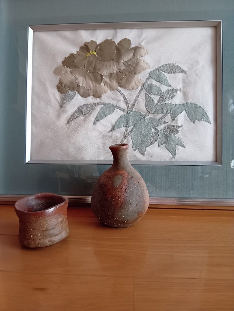 墨牡丹と火襷徳利