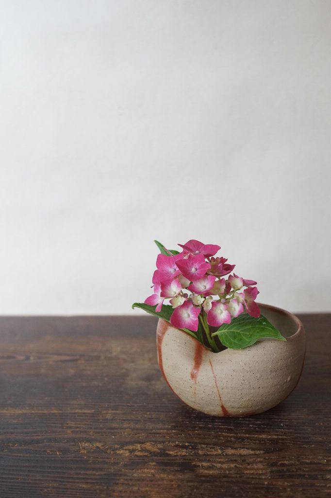 備前火襷灰落とし　高力芳照　－紫陽花－