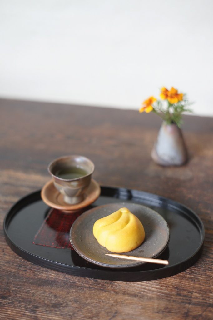 伊部小皿　屋代剛右　ーバナナまんじゅうー