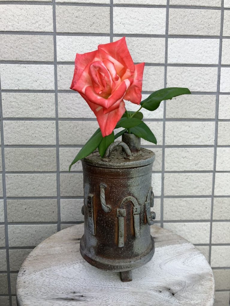 ミライノカセキと薔薇の花― お客様から素敵な画像をいただきました ―